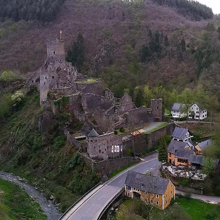 Mooi Ruim In Antieke Stadsboerderij Schonecken