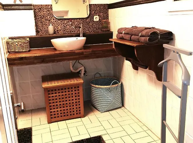 Daire Mooi Ruim In Antieke Stadsboerderij Schönecken