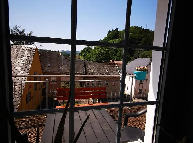 Mooi Ruim In Antieke Stadsboerderij Daire Schönecken